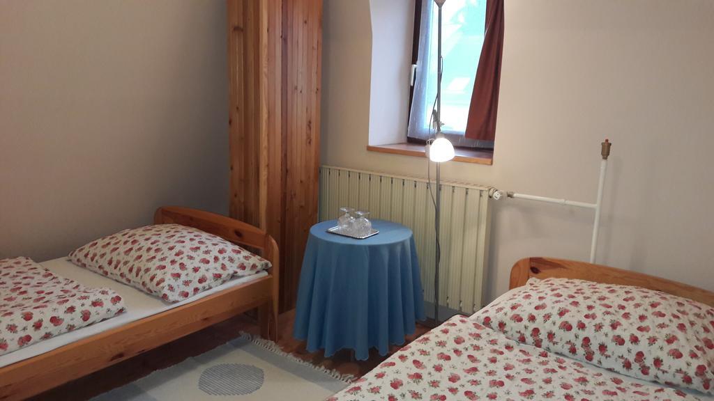 Vecsey Apartman Apartment Eger Bagian luar foto